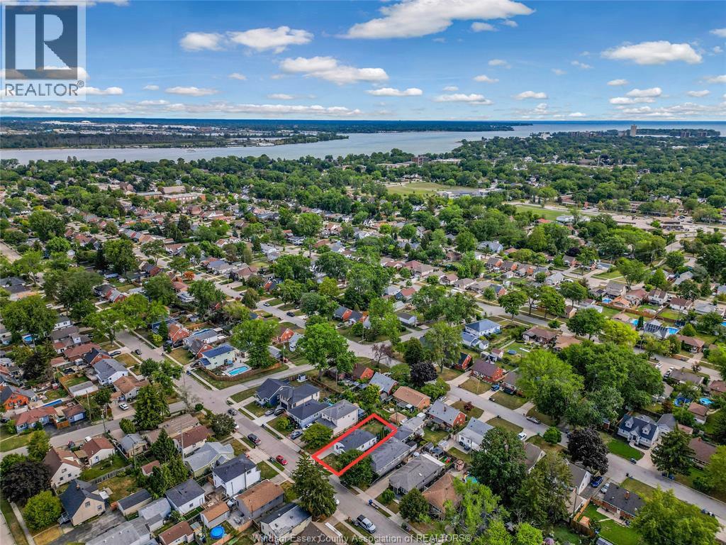 Photo 37 of 1124 St Louis, Windsor ON