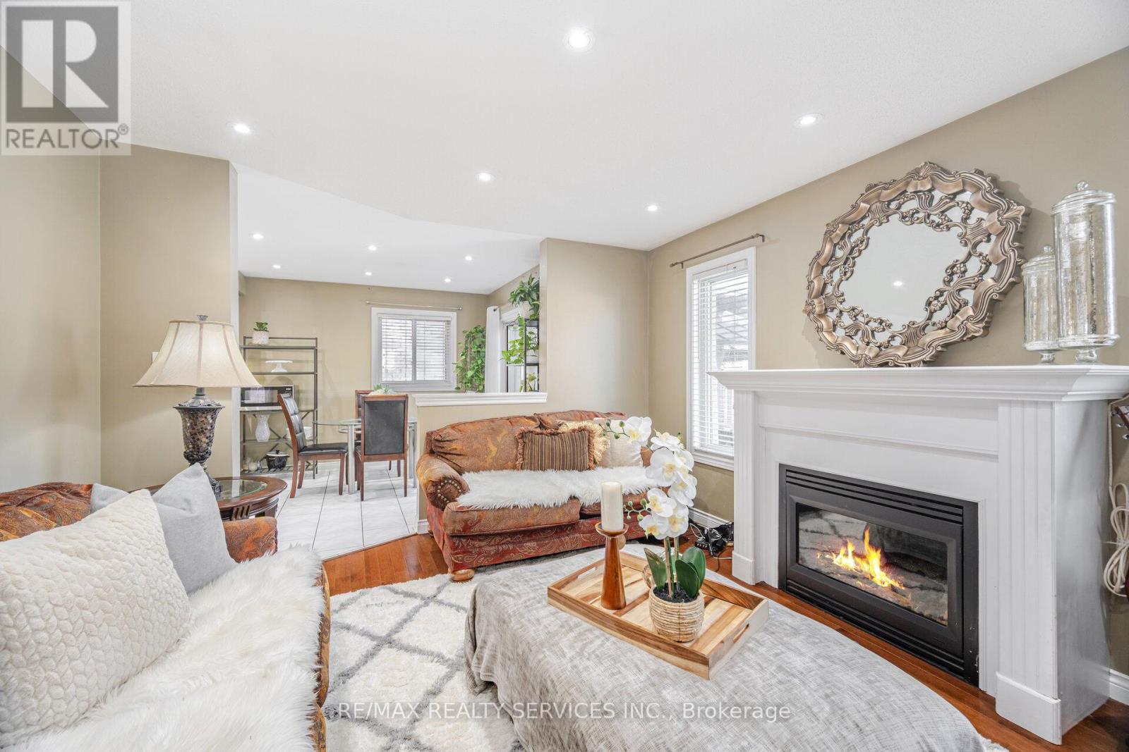 Photo 23 of 28 Fallstar Crescent, Brampton ON