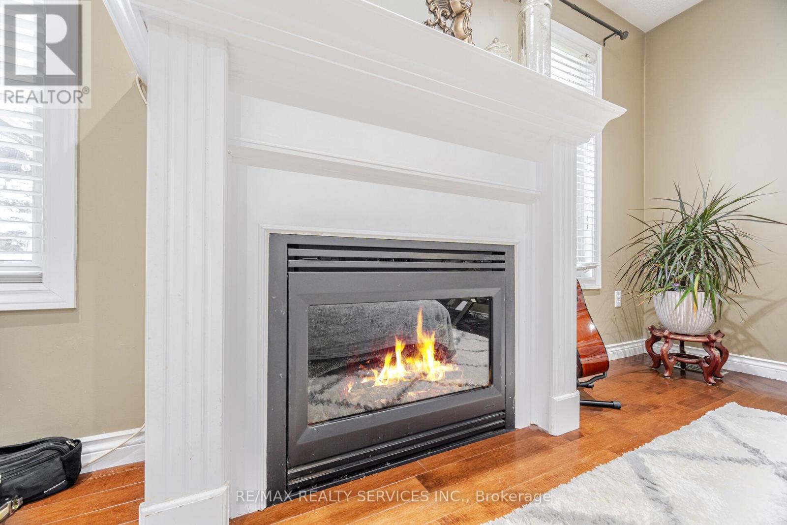 Photo 24 of 28 Fallstar Crescent, Brampton ON