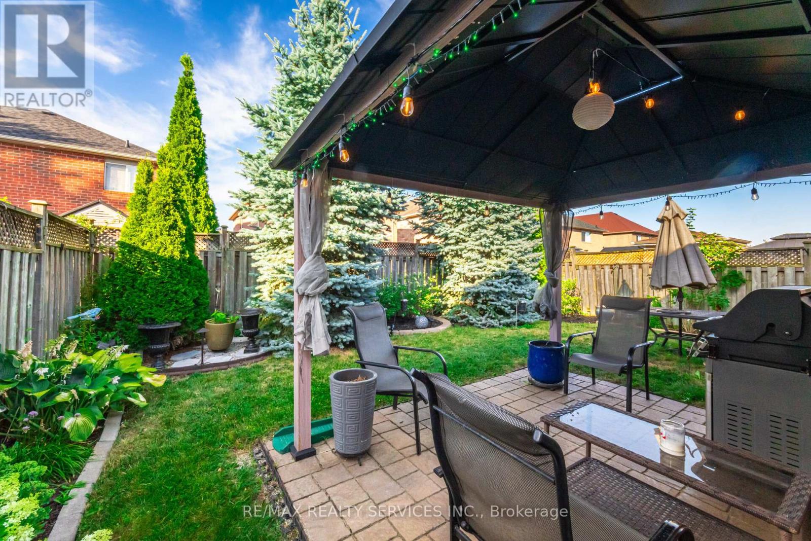 Photo 44 of 28 Fallstar Crescent, Brampton ON