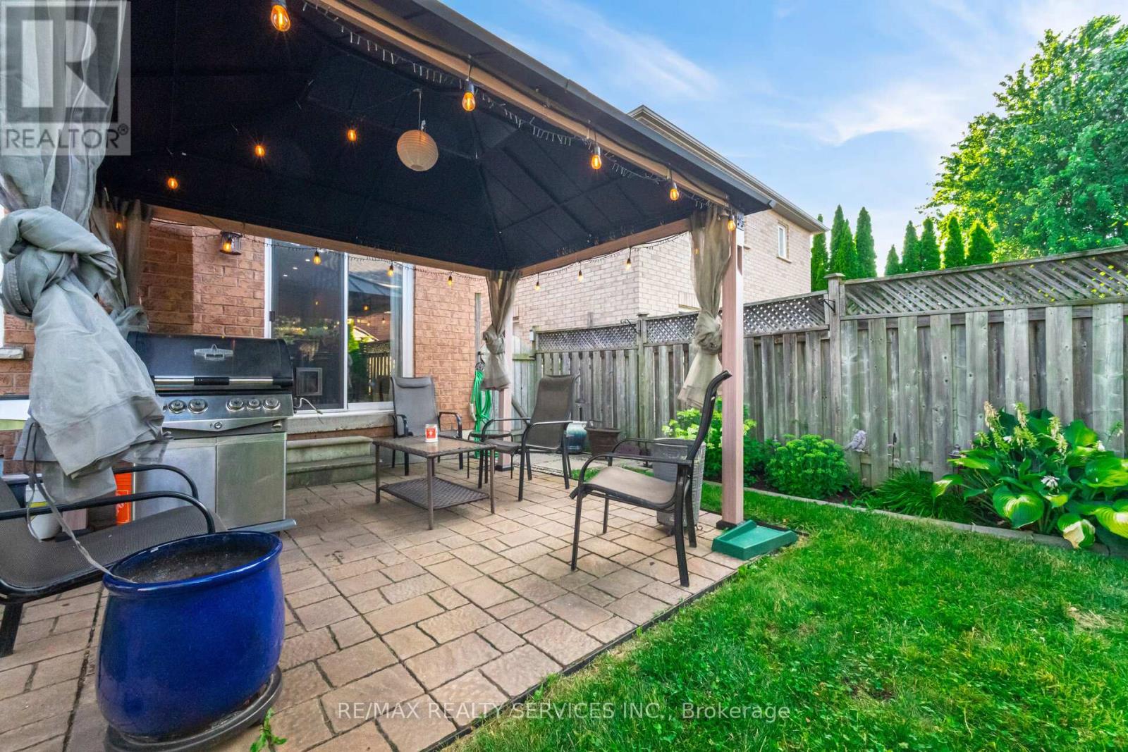 Photo 46 of 28 Fallstar Crescent, Brampton ON