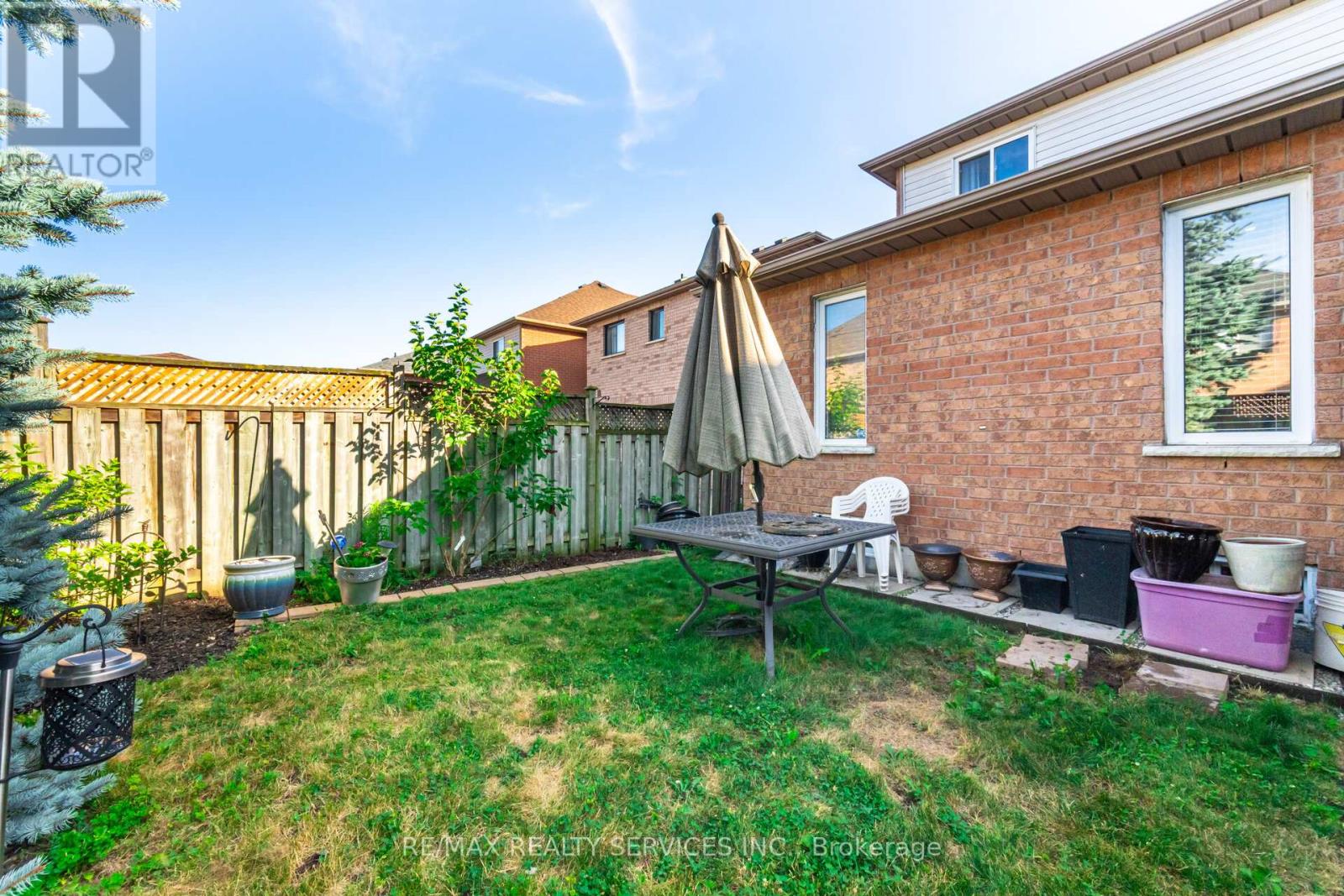 Photo 47 of 28 Fallstar Crescent, Brampton ON