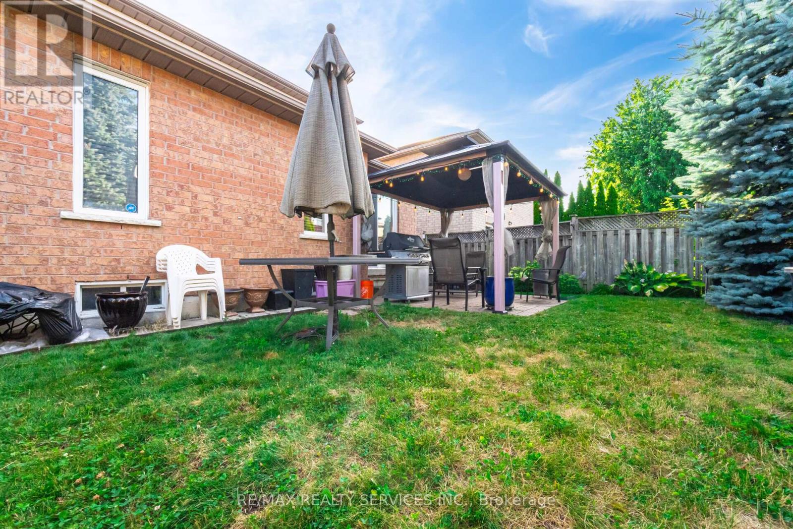 Photo 48 of 28 Fallstar Crescent, Brampton ON