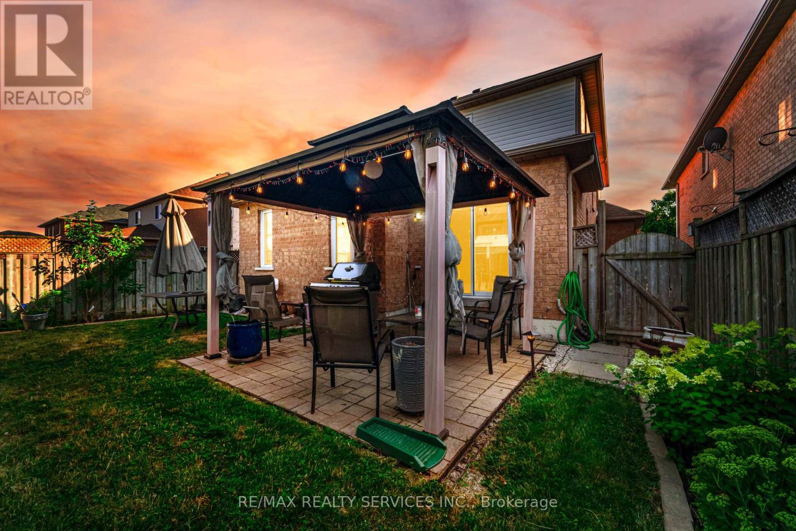 Photo 50 of 28 Fallstar Crescent, Brampton ON