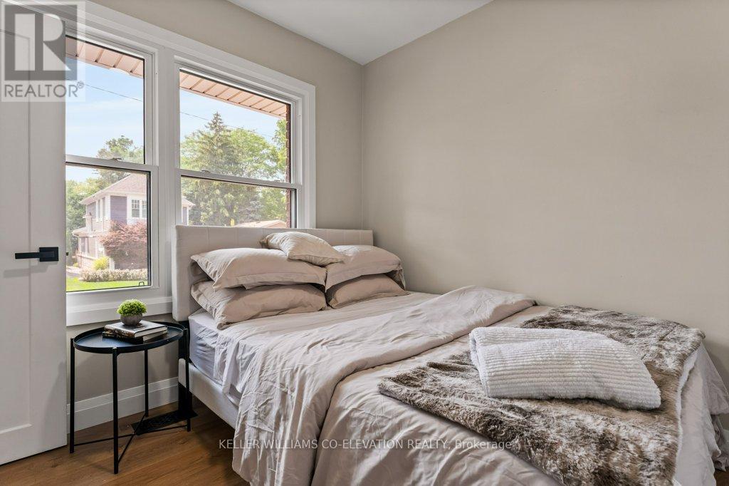 Photo 11 of 493 Crosby Avenue, Burlington ON