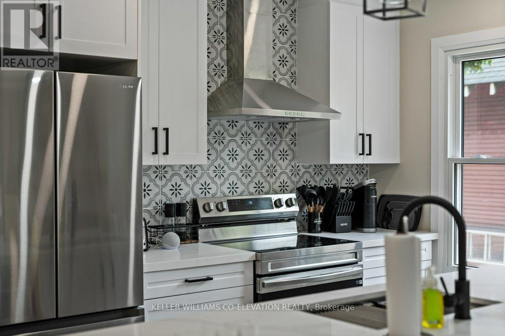 Photo 15 of 493 Crosby Avenue, Burlington ON