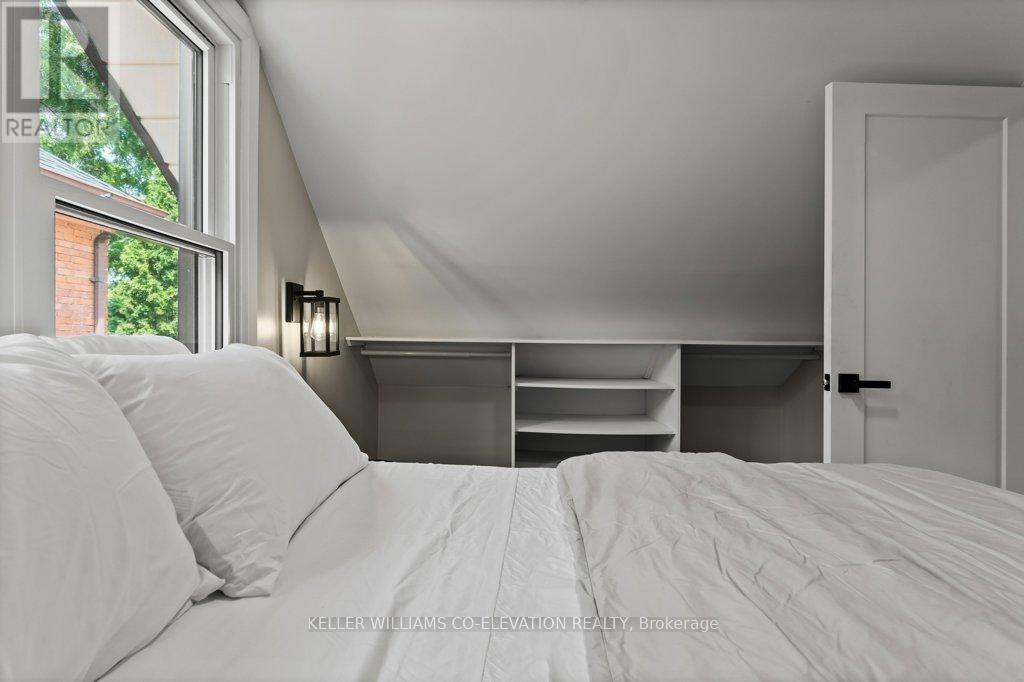 Photo 22 of 493 Crosby Avenue, Burlington ON