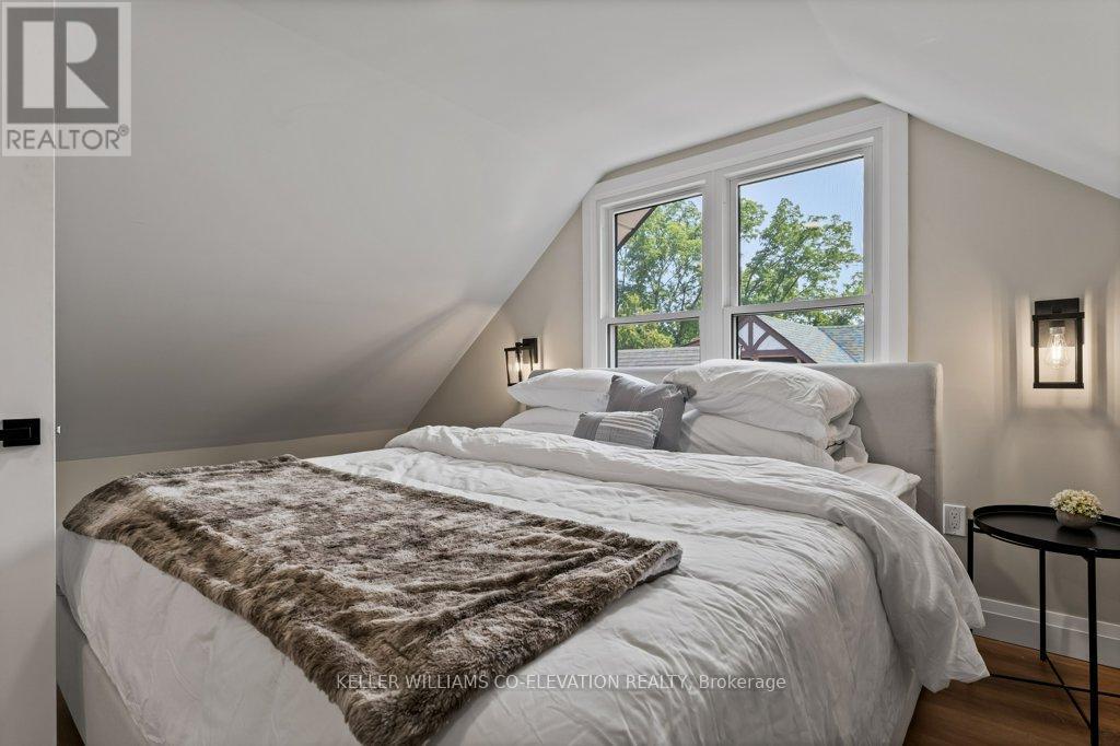 Photo 23 of 493 Crosby Avenue, Burlington ON