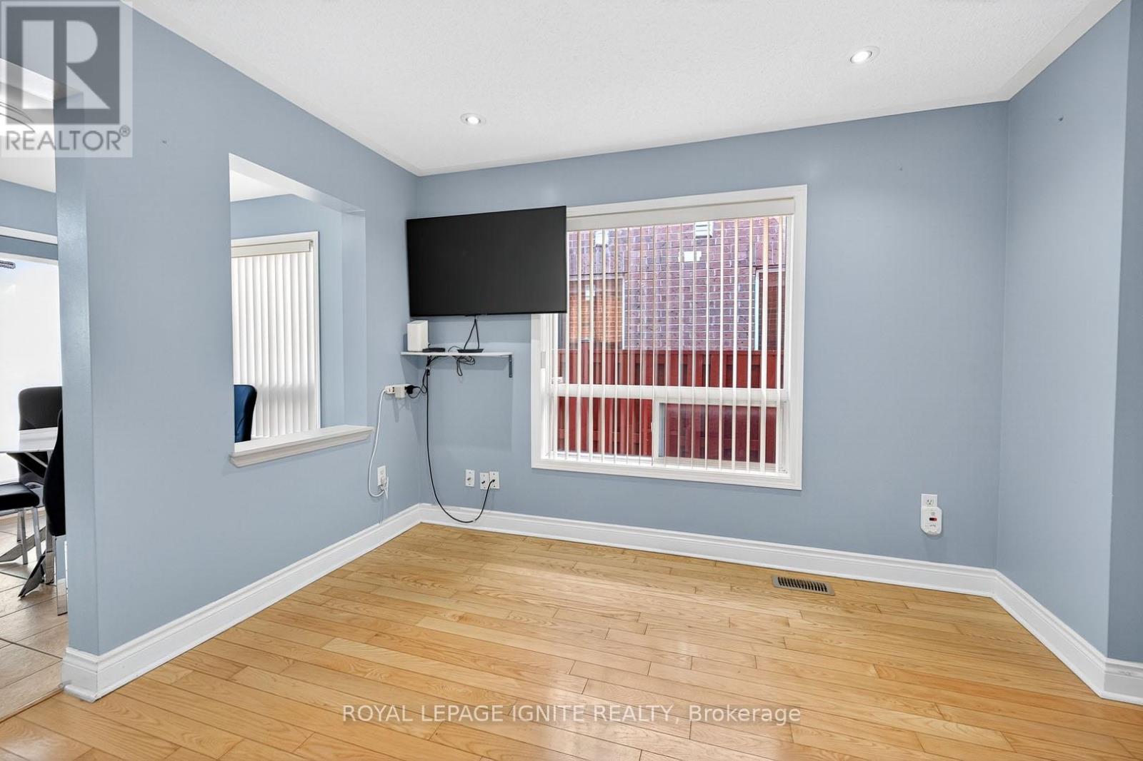 Photo 10 of 74 Dwyer Drive, Brampton ON