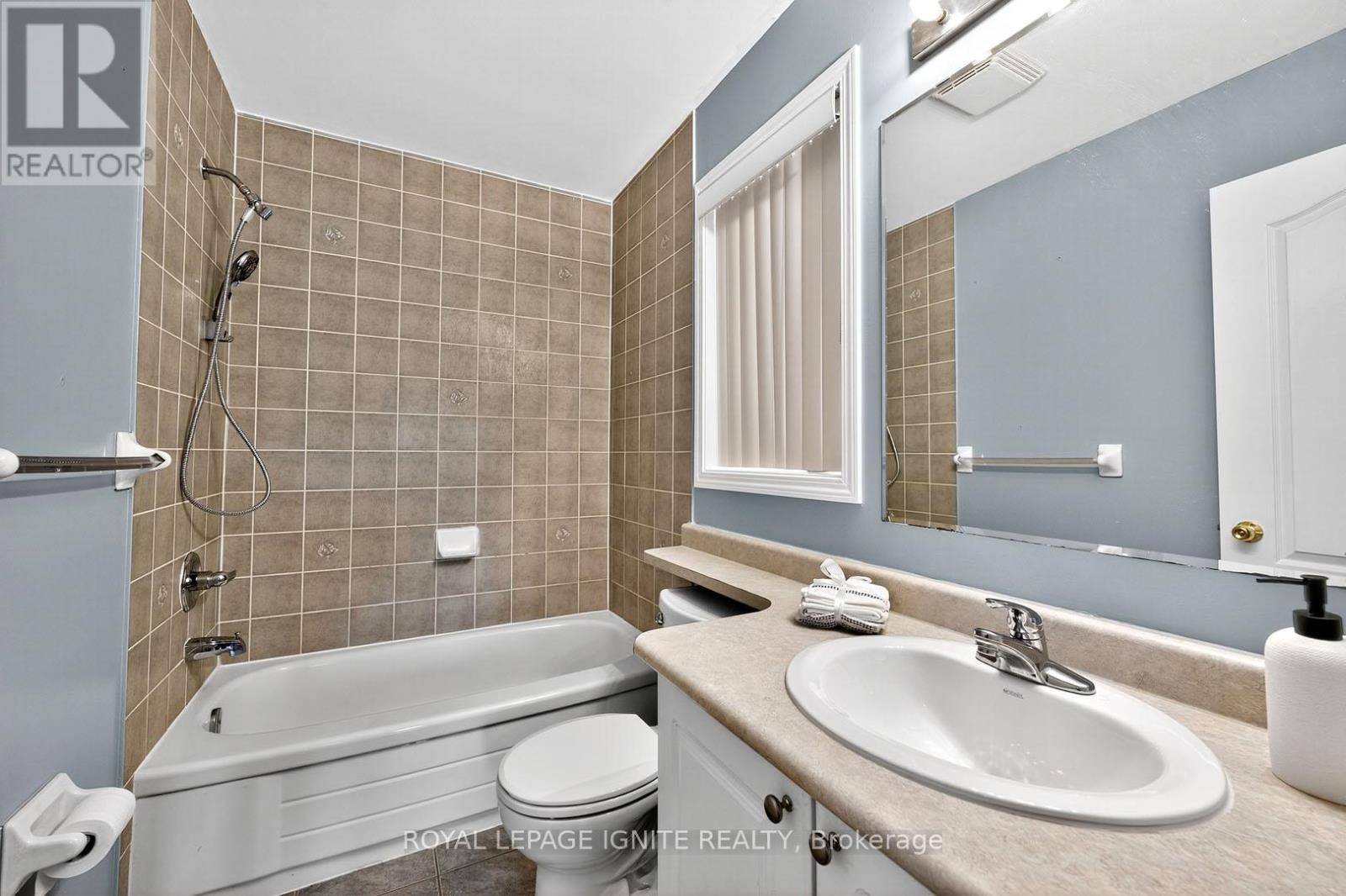Photo 24 of 74 Dwyer Drive, Brampton ON