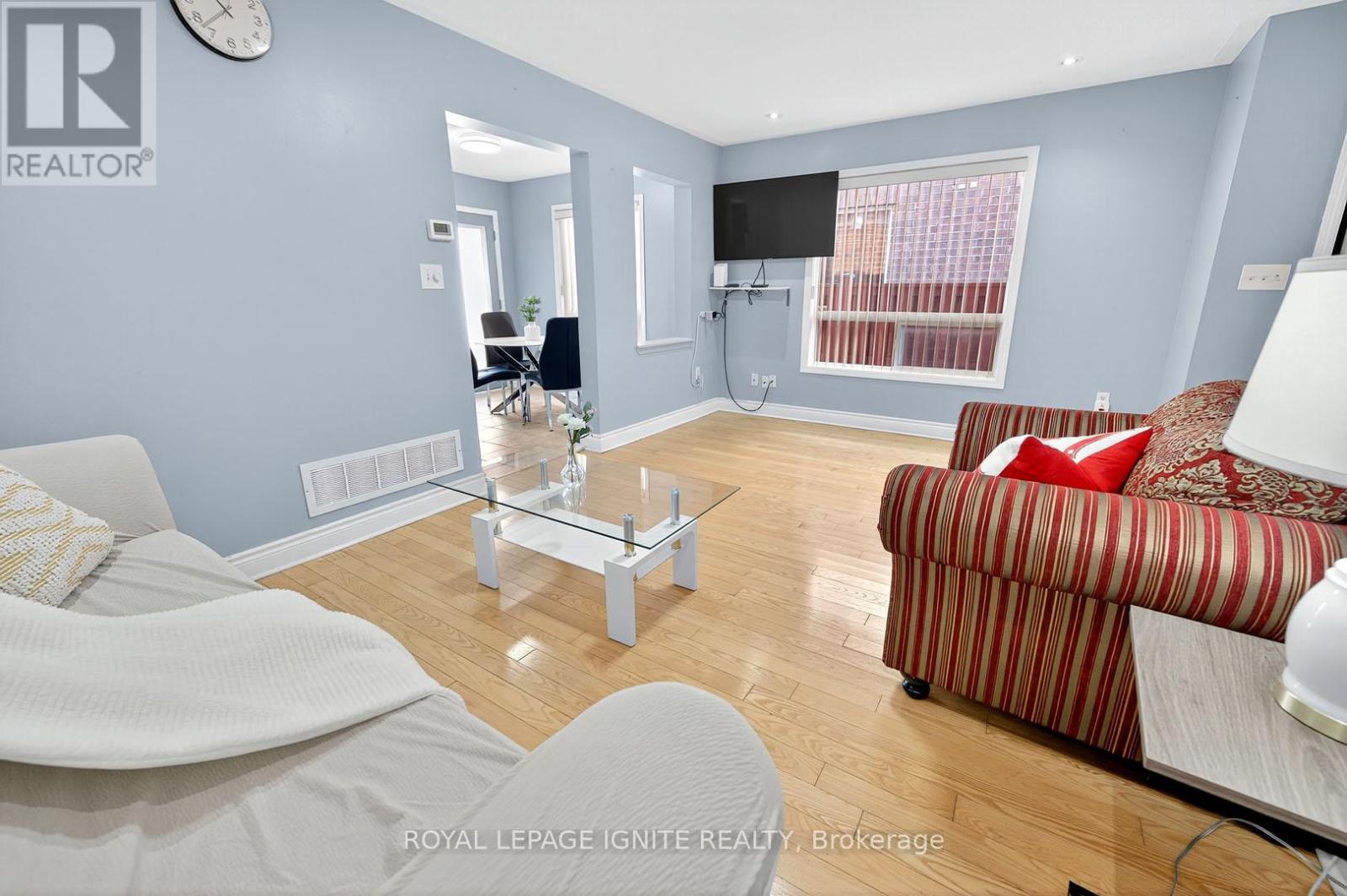Photo 9 of 74 Dwyer Drive, Brampton ON