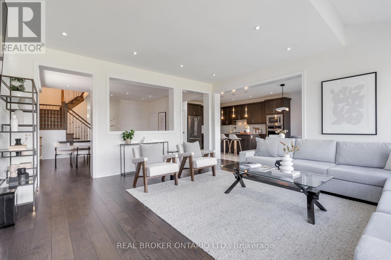 Photo 19 of 4 Mugford Crescent E, Brampton ON
