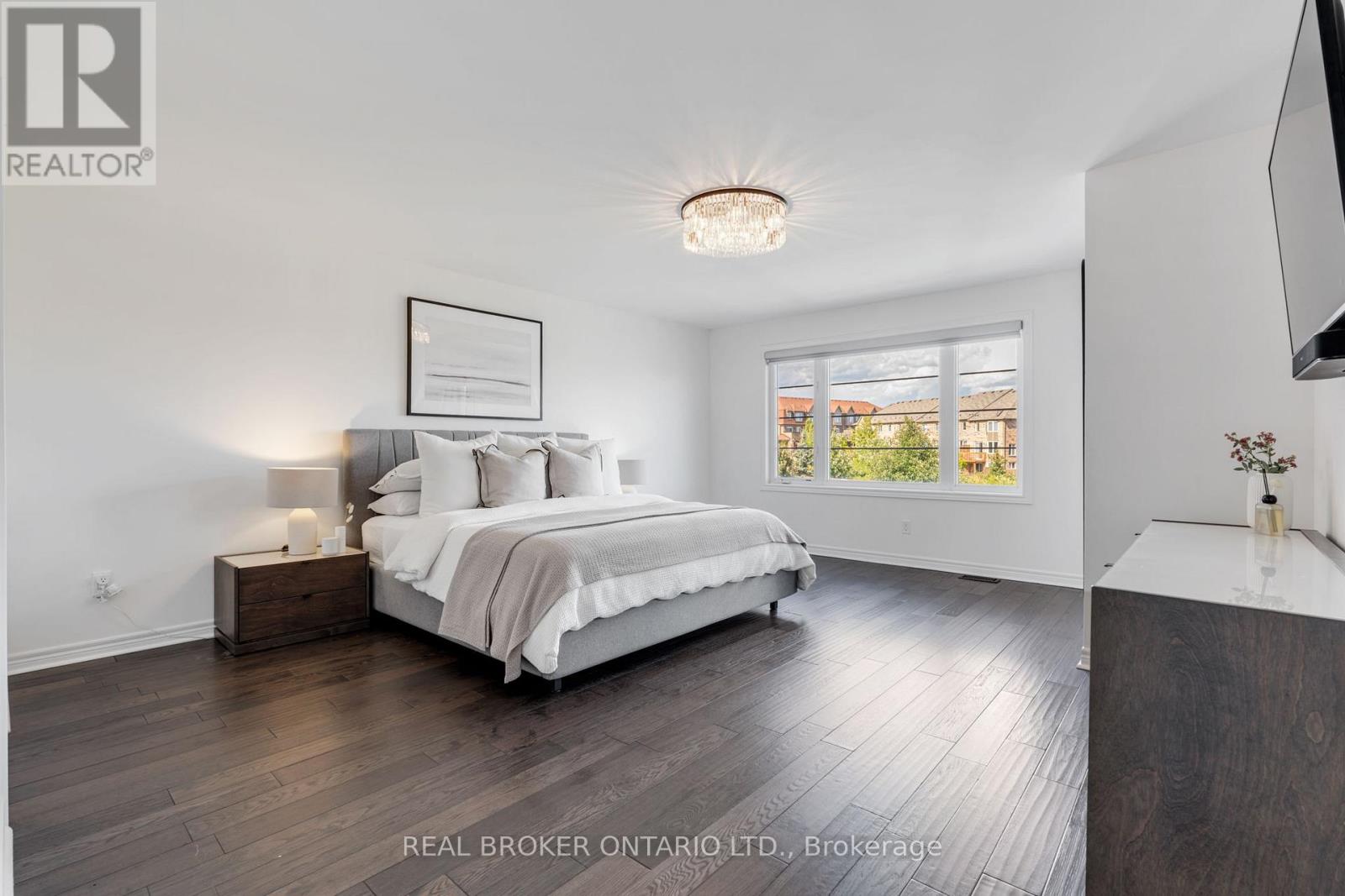 Photo 31 of 4 Mugford Crescent E, Brampton ON