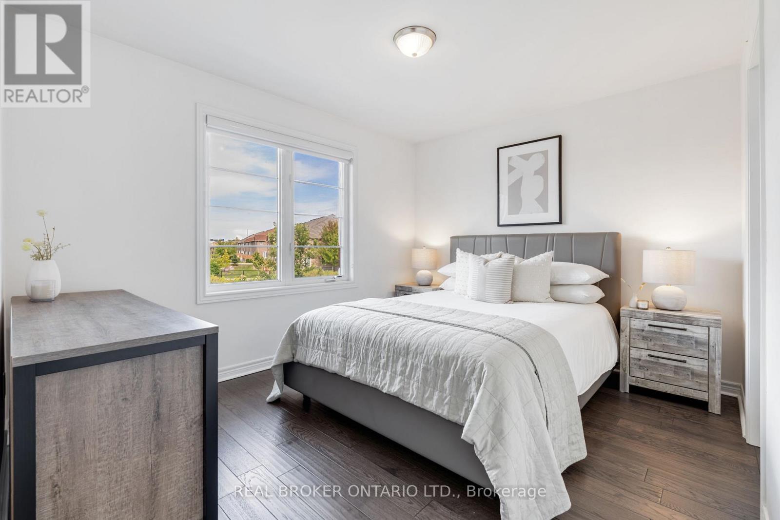 Photo 35 of 4 Mugford Crescent E, Brampton ON