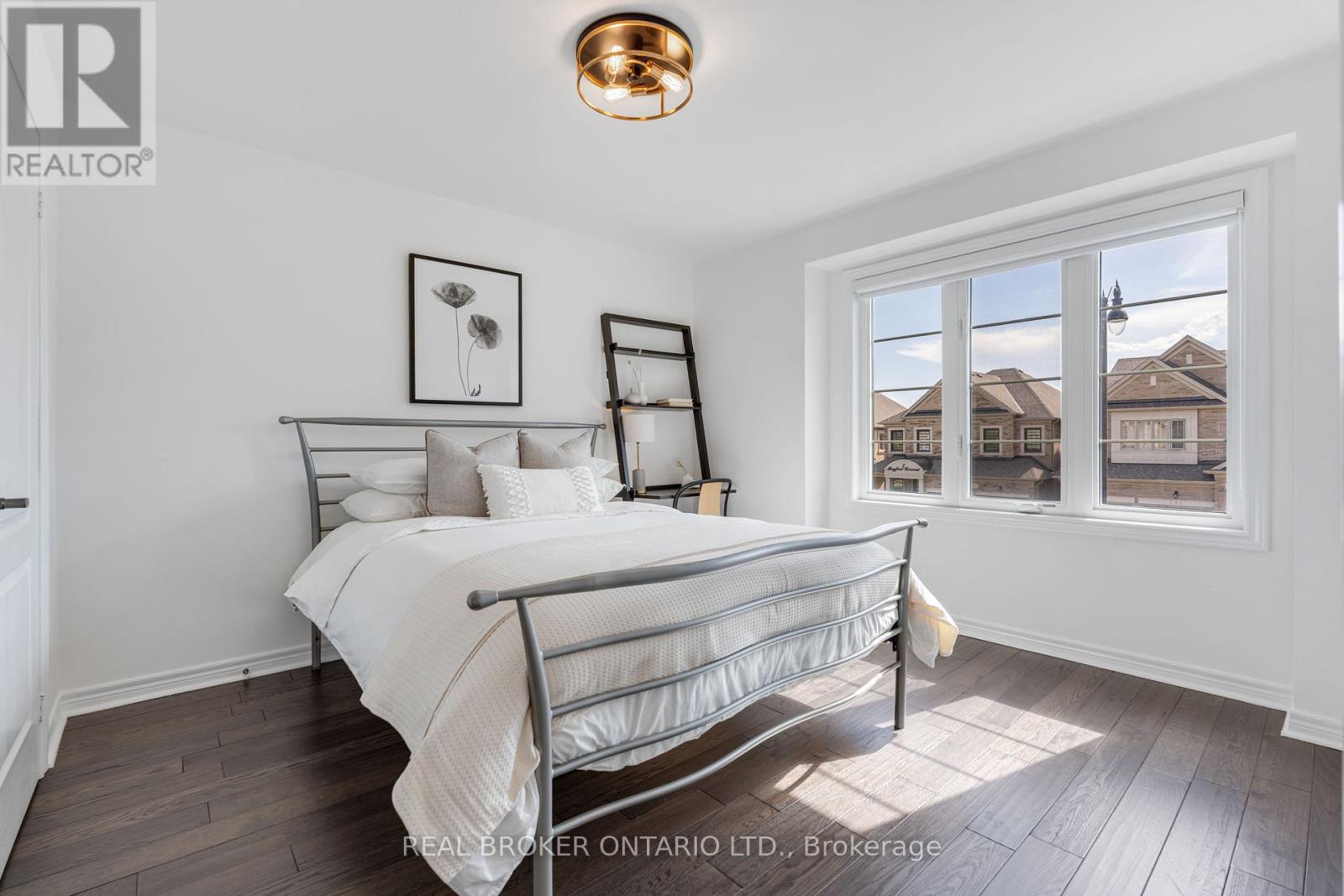 Photo 39 of 4 Mugford Crescent E, Brampton ON