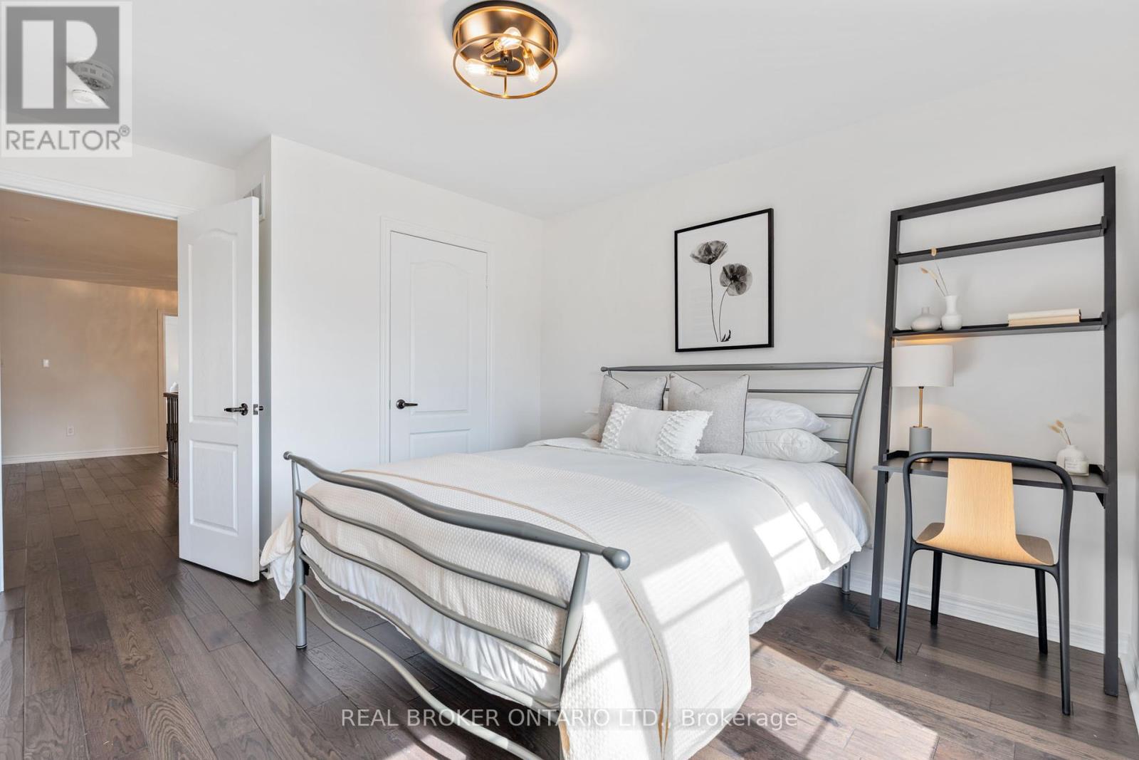 Photo 40 of 4 Mugford Crescent E, Brampton ON