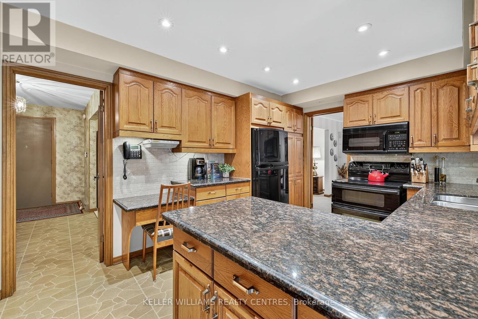 Photo 13 of 57 Hillside Drive, Brampton ON