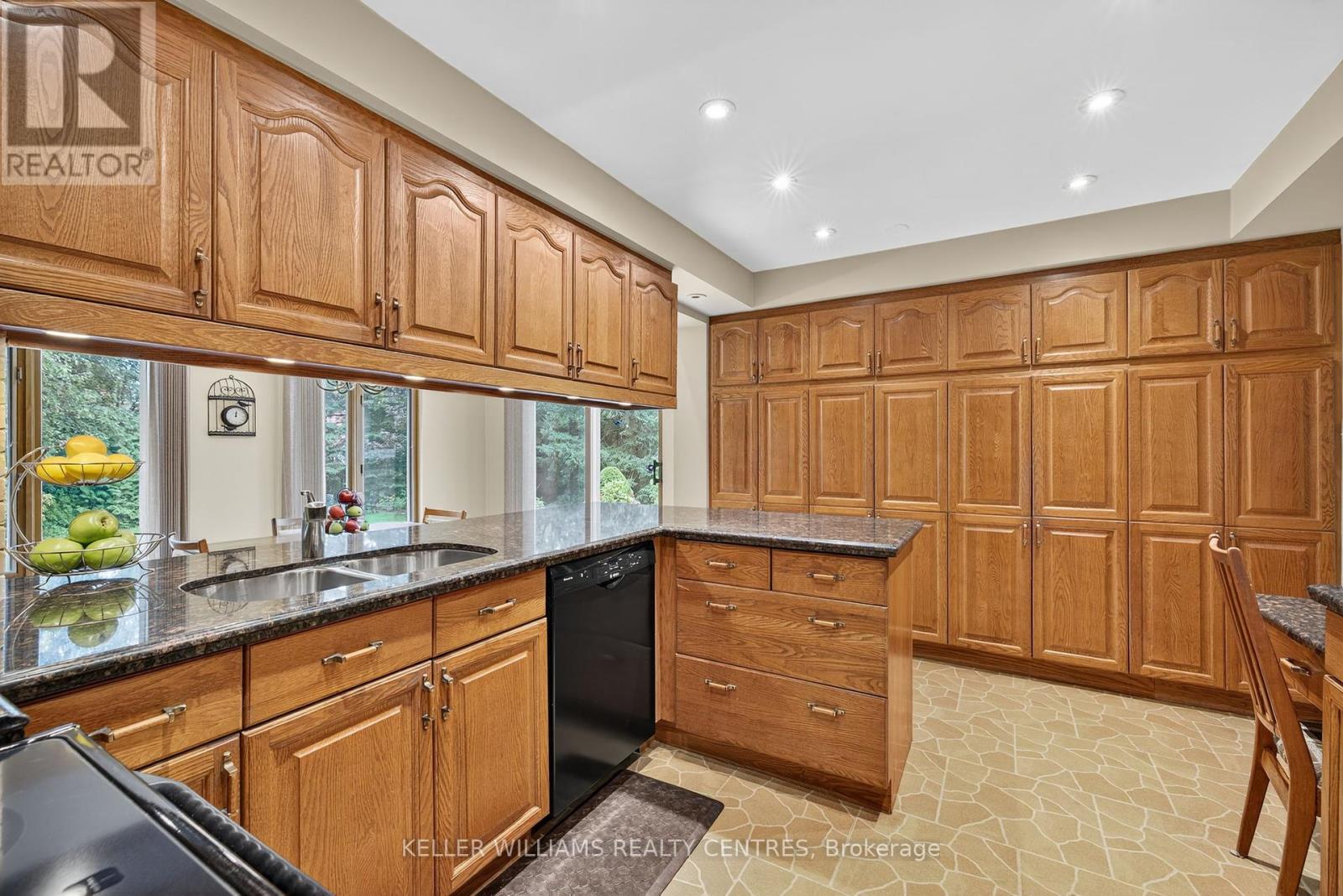 Photo 15 of 57 Hillside Drive, Brampton ON