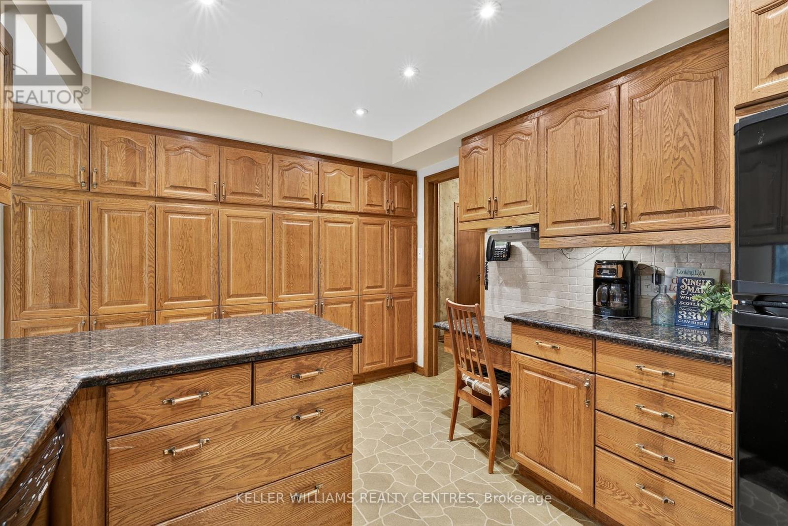 Photo 16 of 57 Hillside Drive, Brampton ON