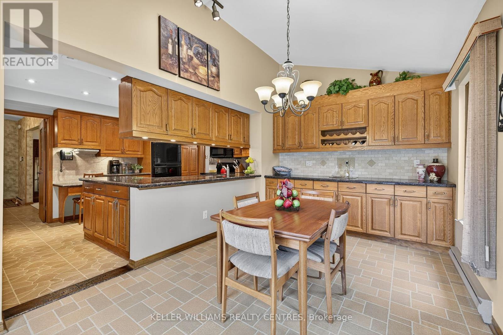 Photo 18 of 57 Hillside Drive, Brampton ON