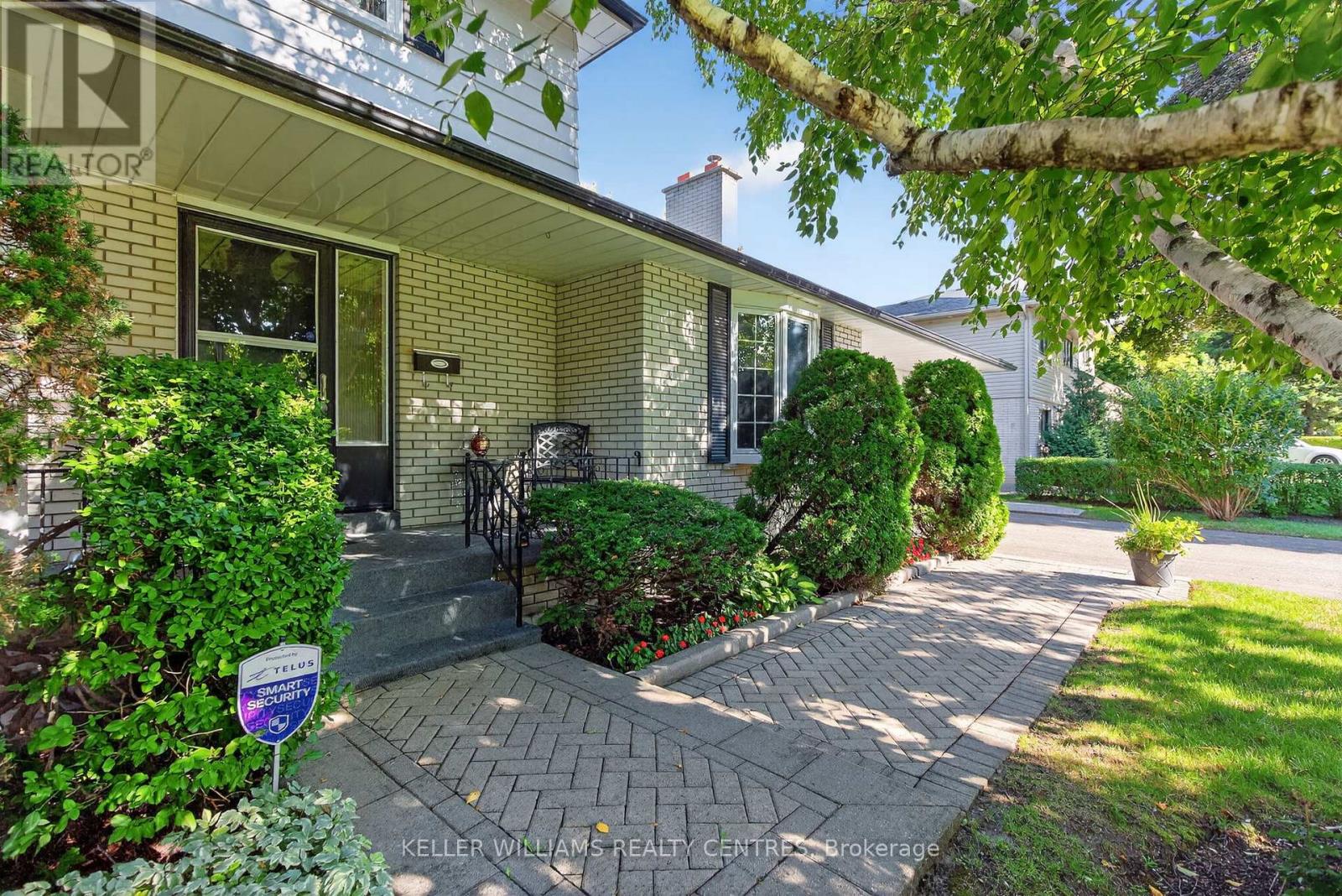 Photo 2 of 57 Hillside Drive, Brampton ON