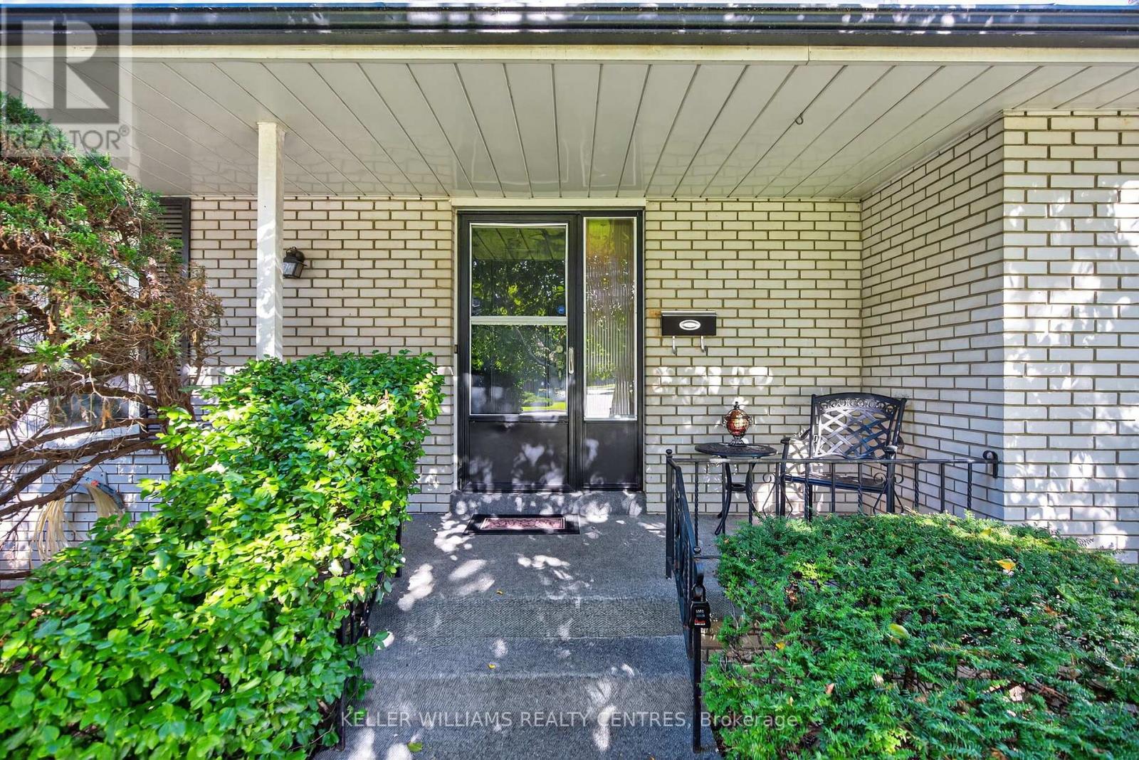 Photo 3 of 57 Hillside Drive, Brampton ON