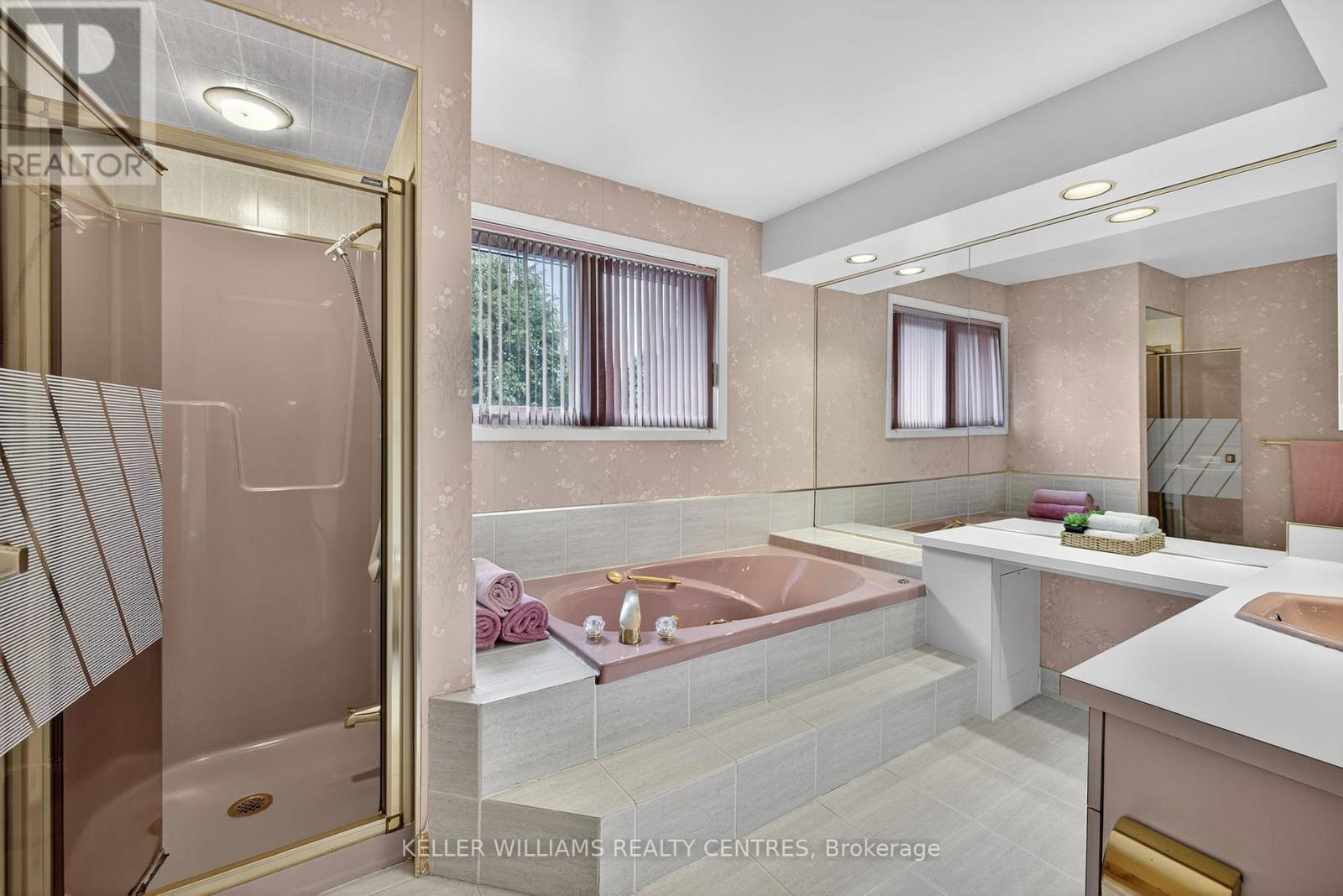 Photo 32 of 57 Hillside Drive, Brampton ON