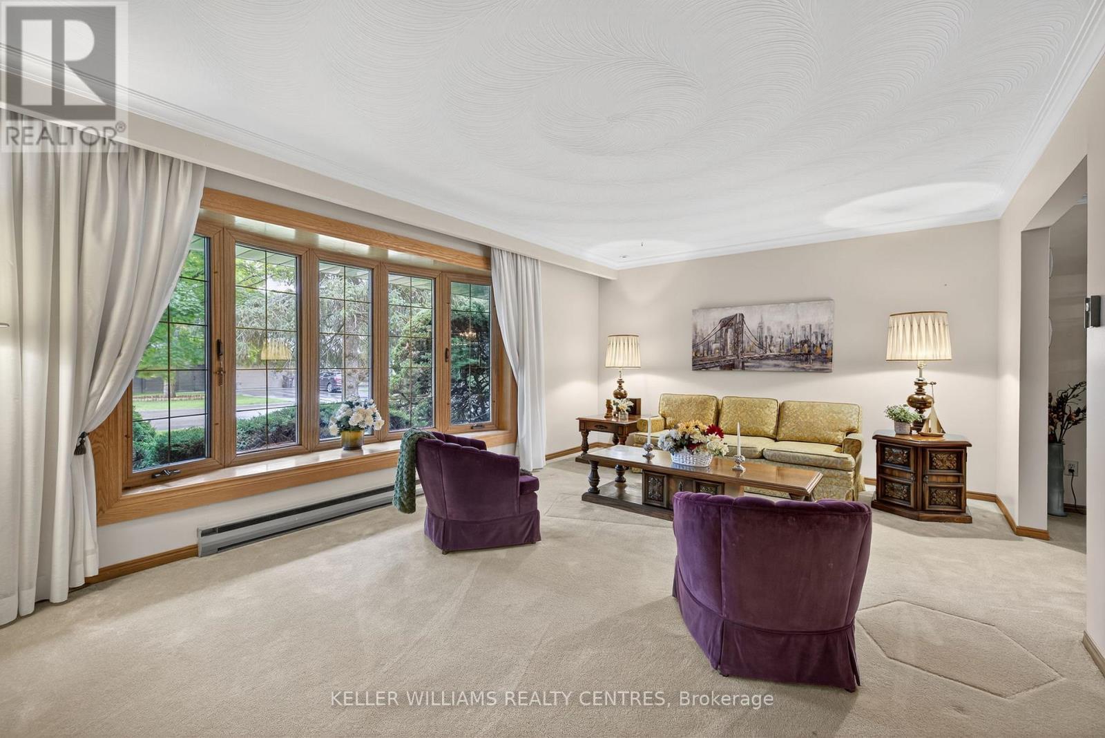 Photo 5 of 57 Hillside Drive, Brampton ON
