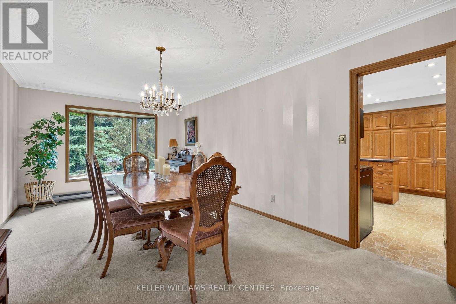 Photo 9 of 57 Hillside Drive, Brampton ON