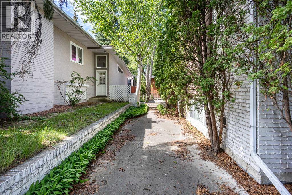 Photo 34 of 3151 Upper Place Nw, Calgary AB