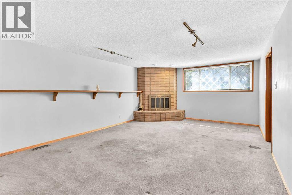 Photo 18 of 3151 Upper Place Nw, Calgary AB