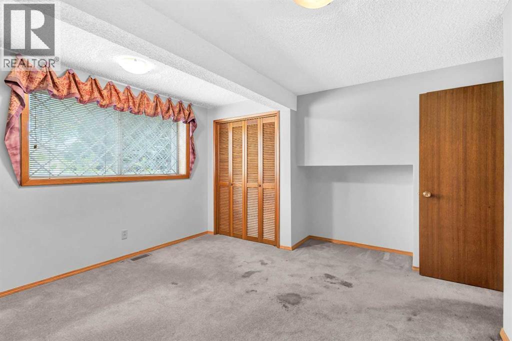 Photo 26 of 3151 Upper Place Nw, Calgary AB