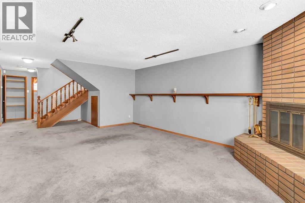 Photo 19 of 3151 Upper Place Nw, Calgary AB