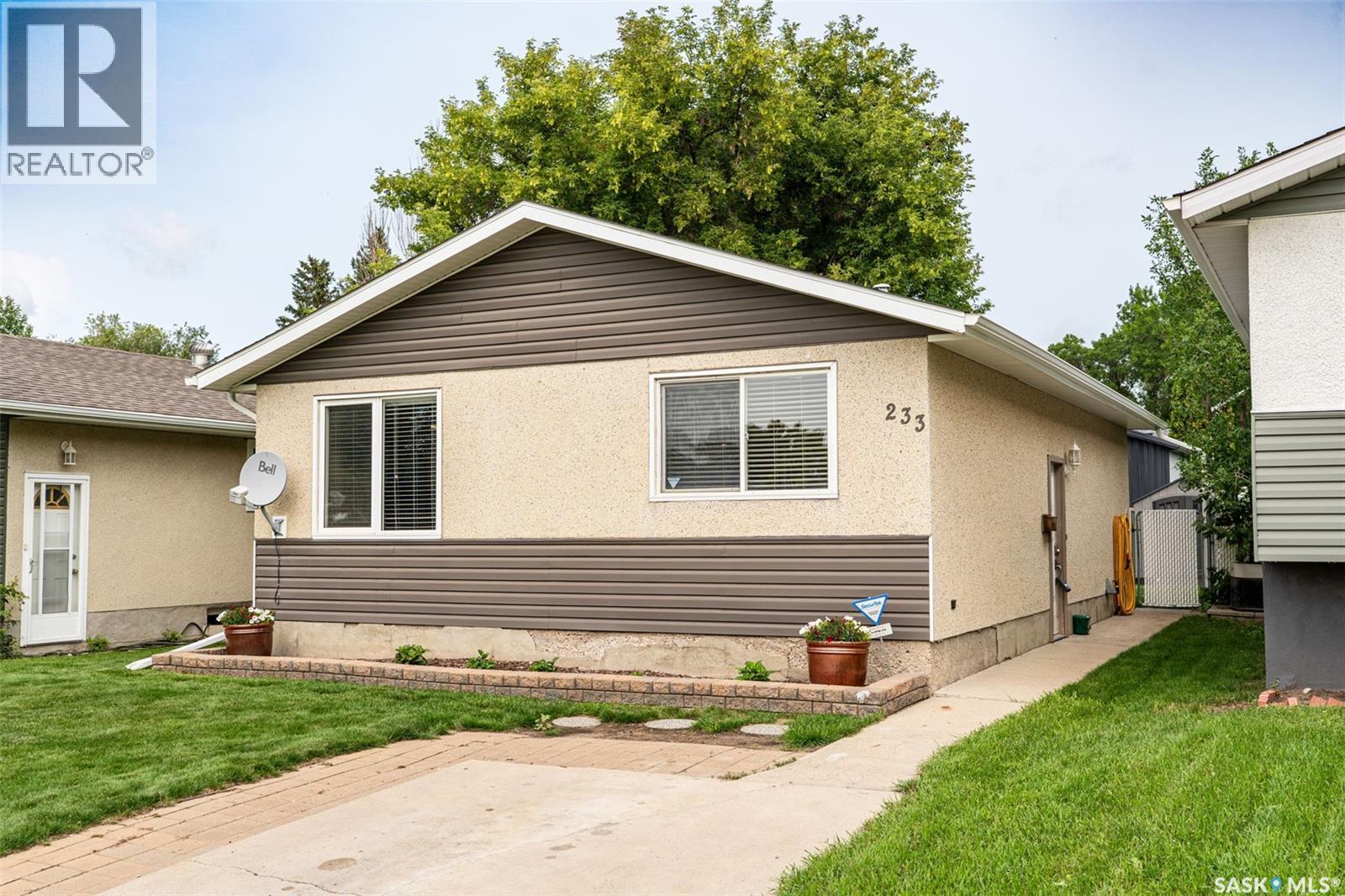 Photo 2 of 233 Boychuk Drive, Saskatoon SK