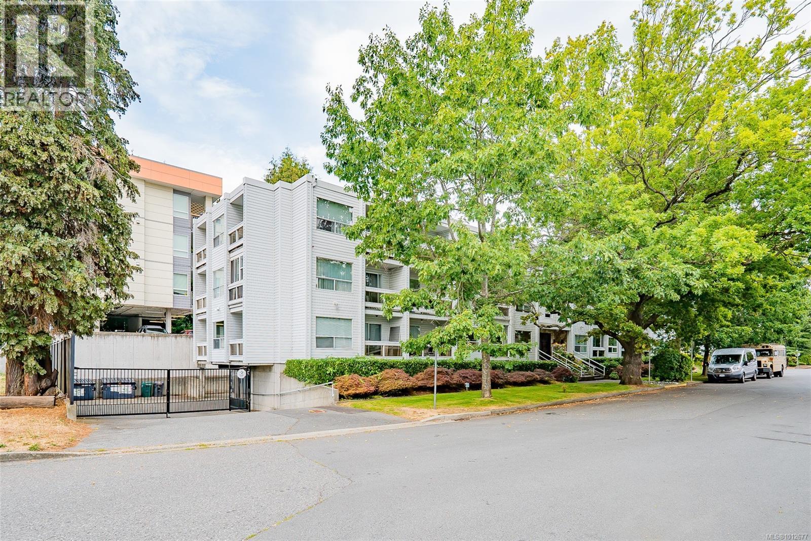 Photo 1 of 205 100 Dawes St, Nanaimo BC