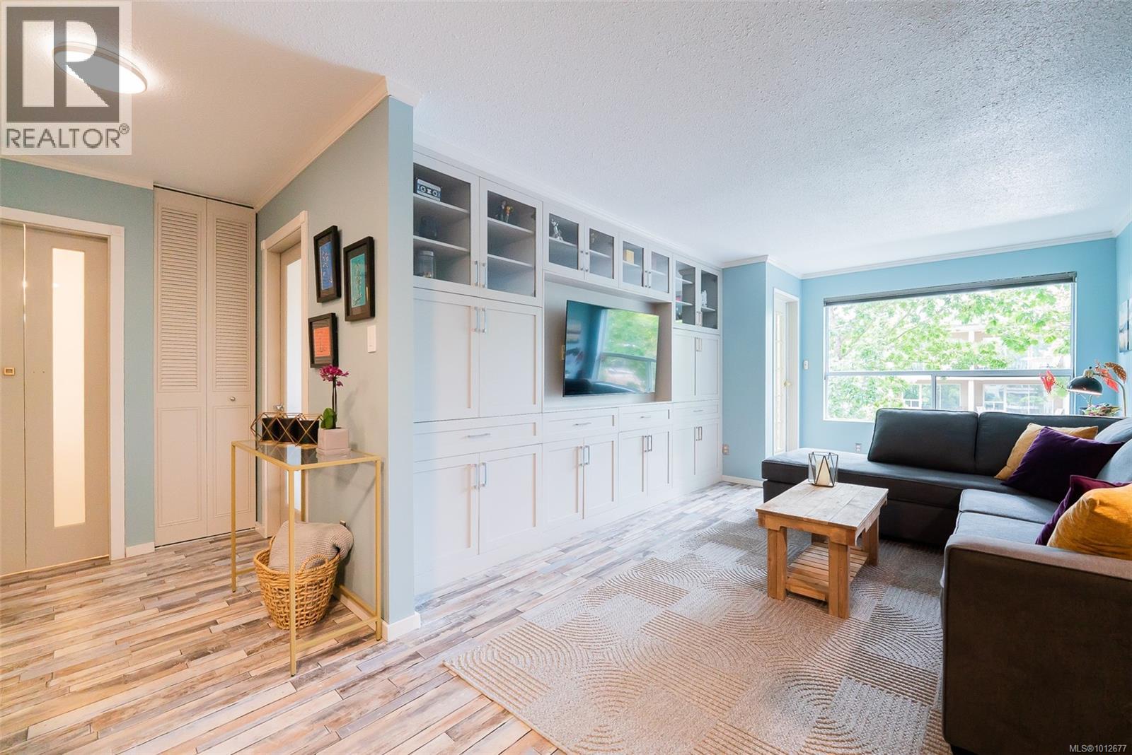 Photo 10 of 205 100 Dawes St, Nanaimo BC