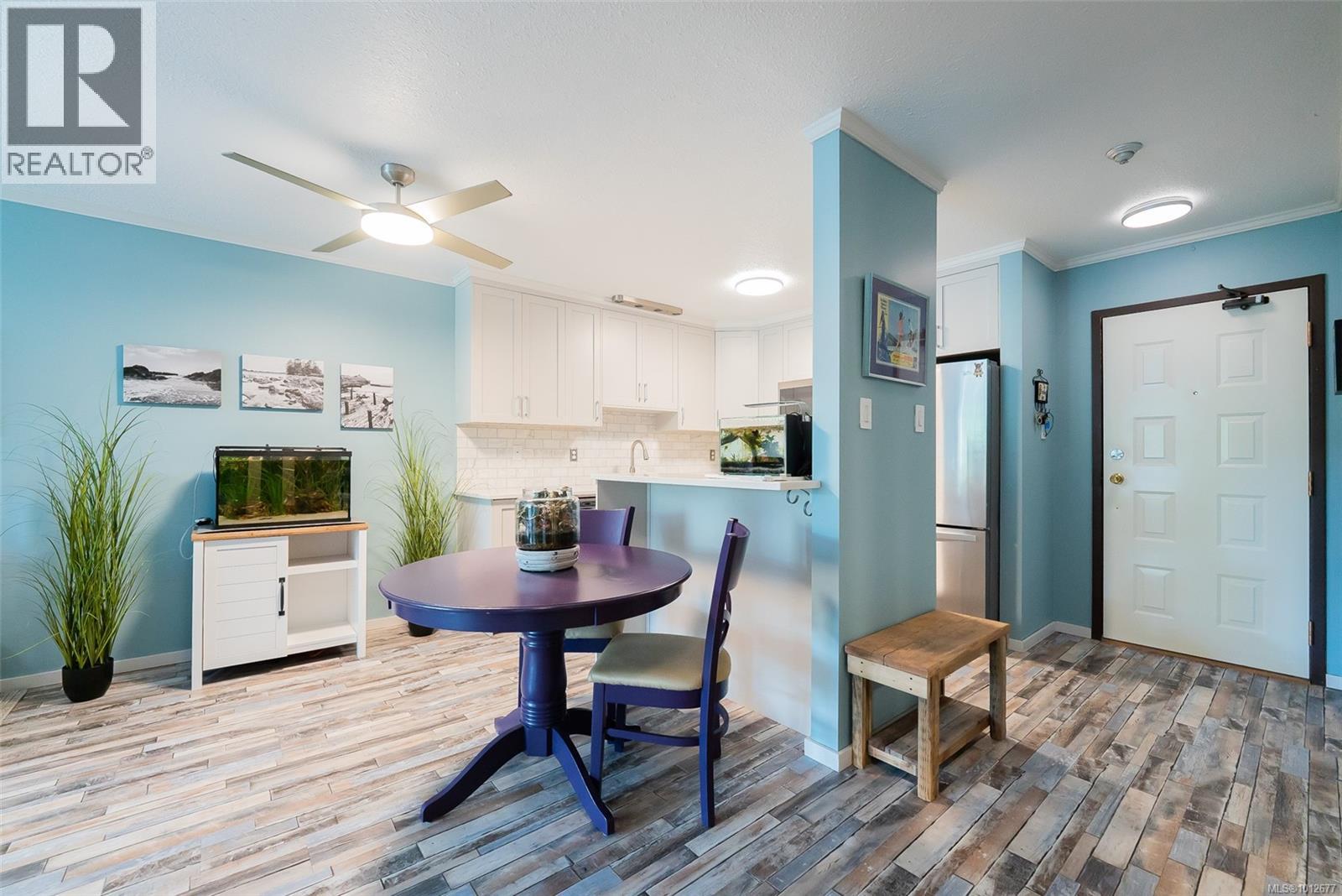 Photo 8 of 205 100 Dawes St, Nanaimo BC