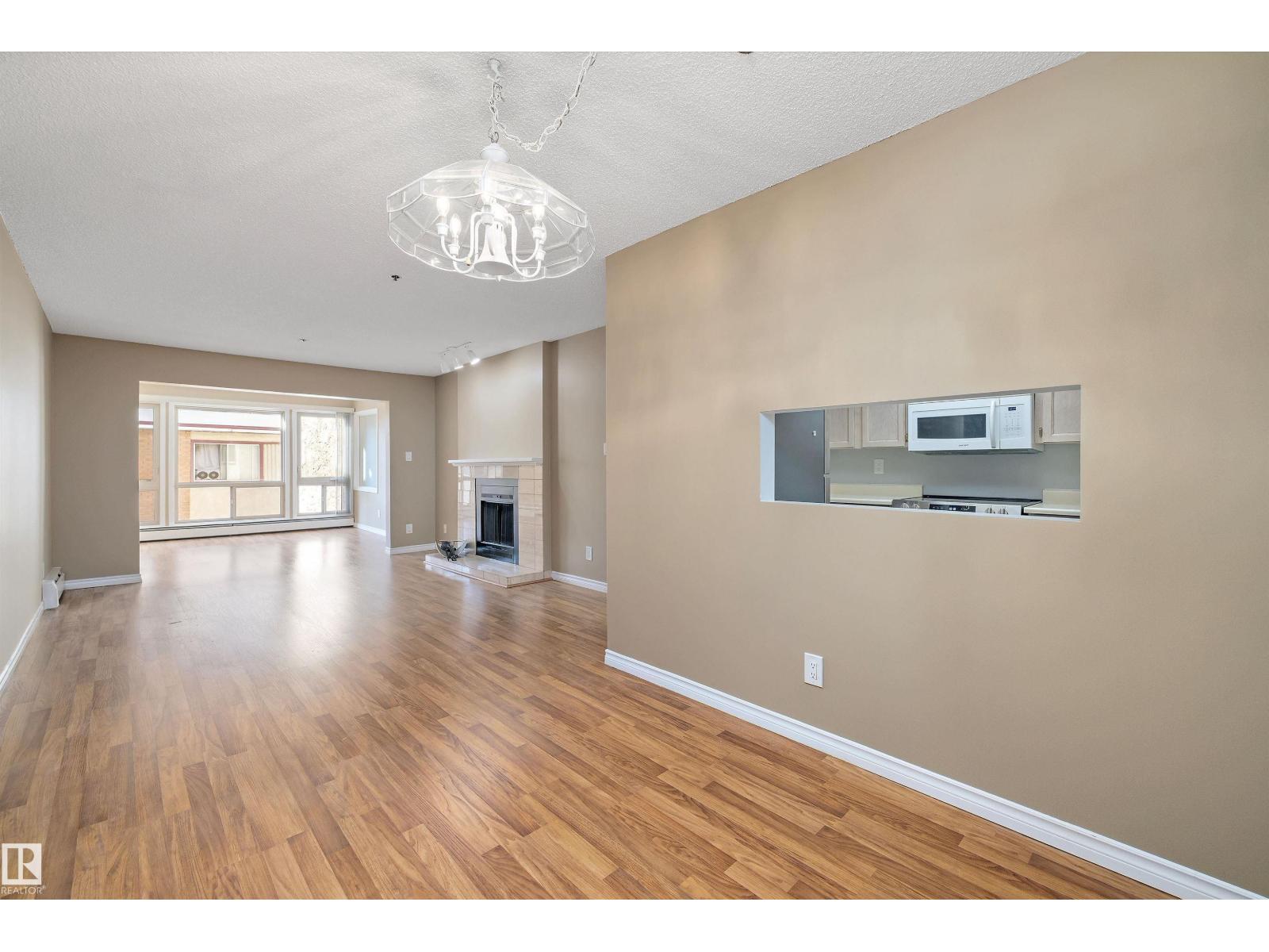 Photo 11 of 307 10171 119 St Nw, Edmonton AB