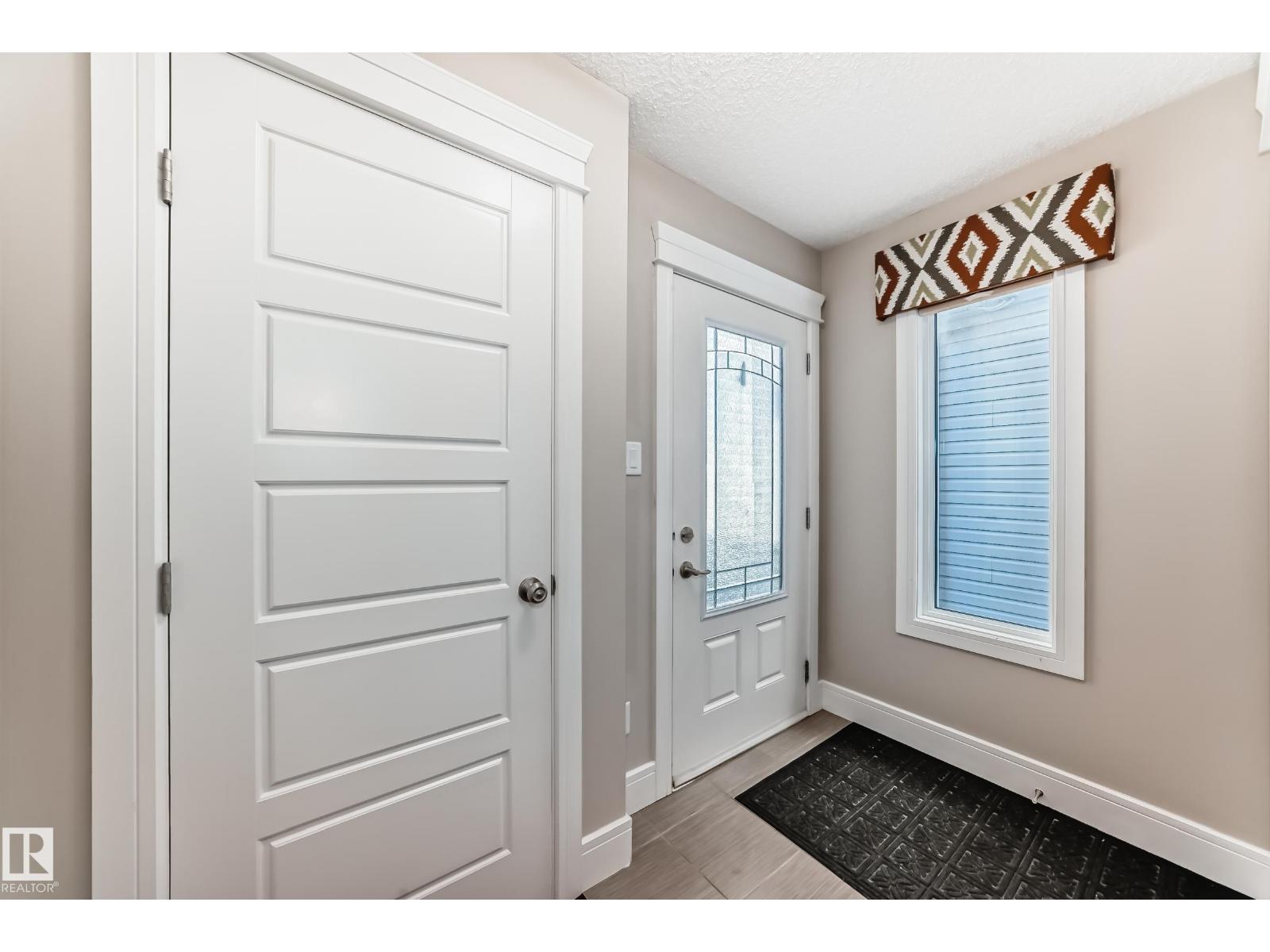 Photo 8 of 3616 168 Av Nw, Edmonton AB
