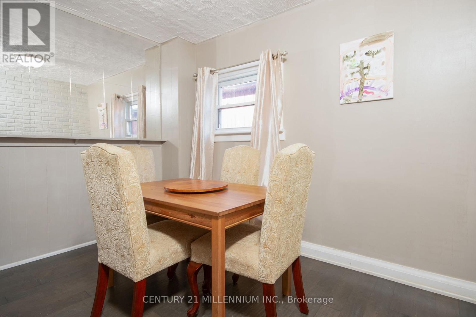 Photo 11 of 74 Pinelands Avenue, Hamilton ON