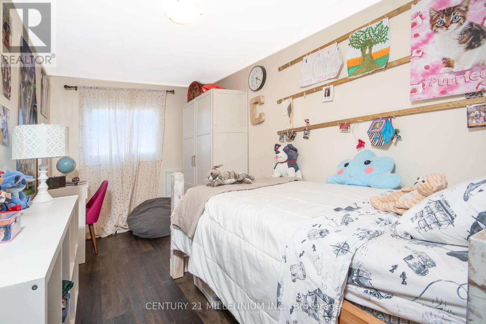 Photo 20 of 74 Pinelands Avenue, Hamilton ON