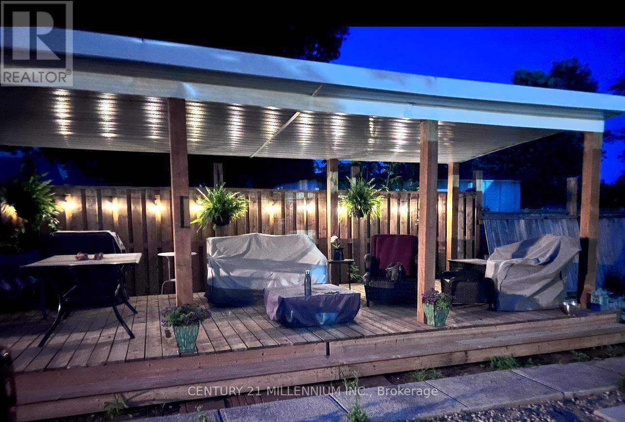 Photo 31 of 74 Pinelands Avenue, Hamilton ON
