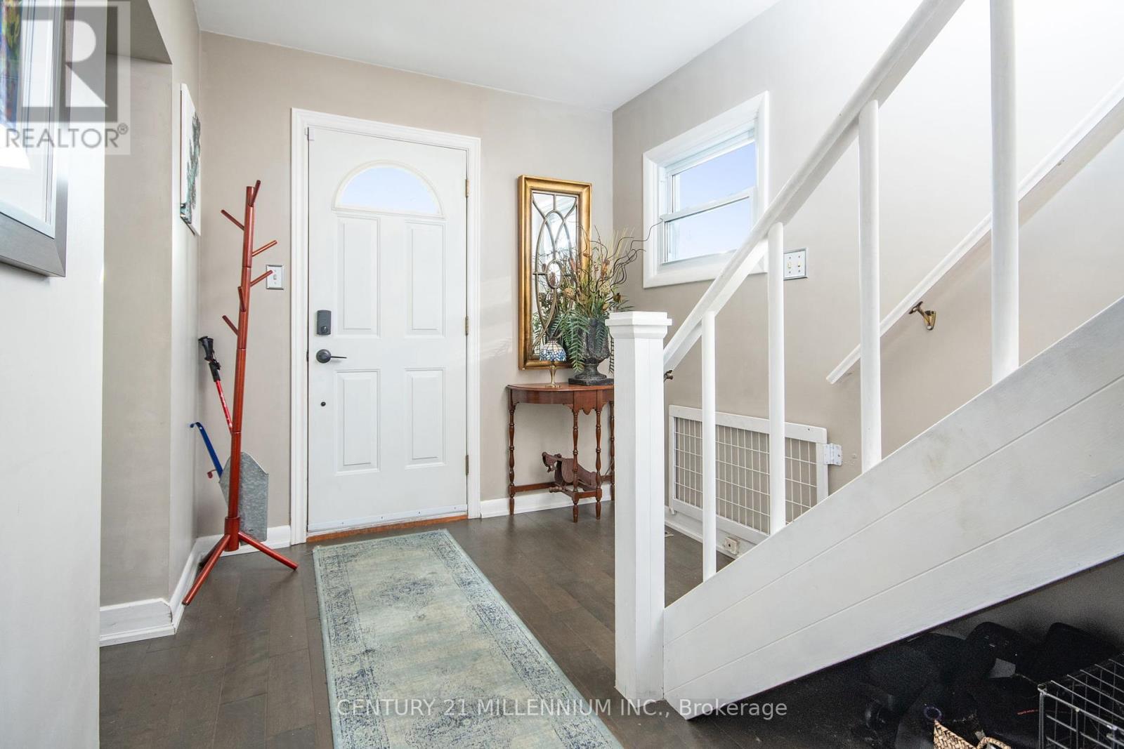 Photo 7 of 74 Pinelands Avenue, Hamilton ON