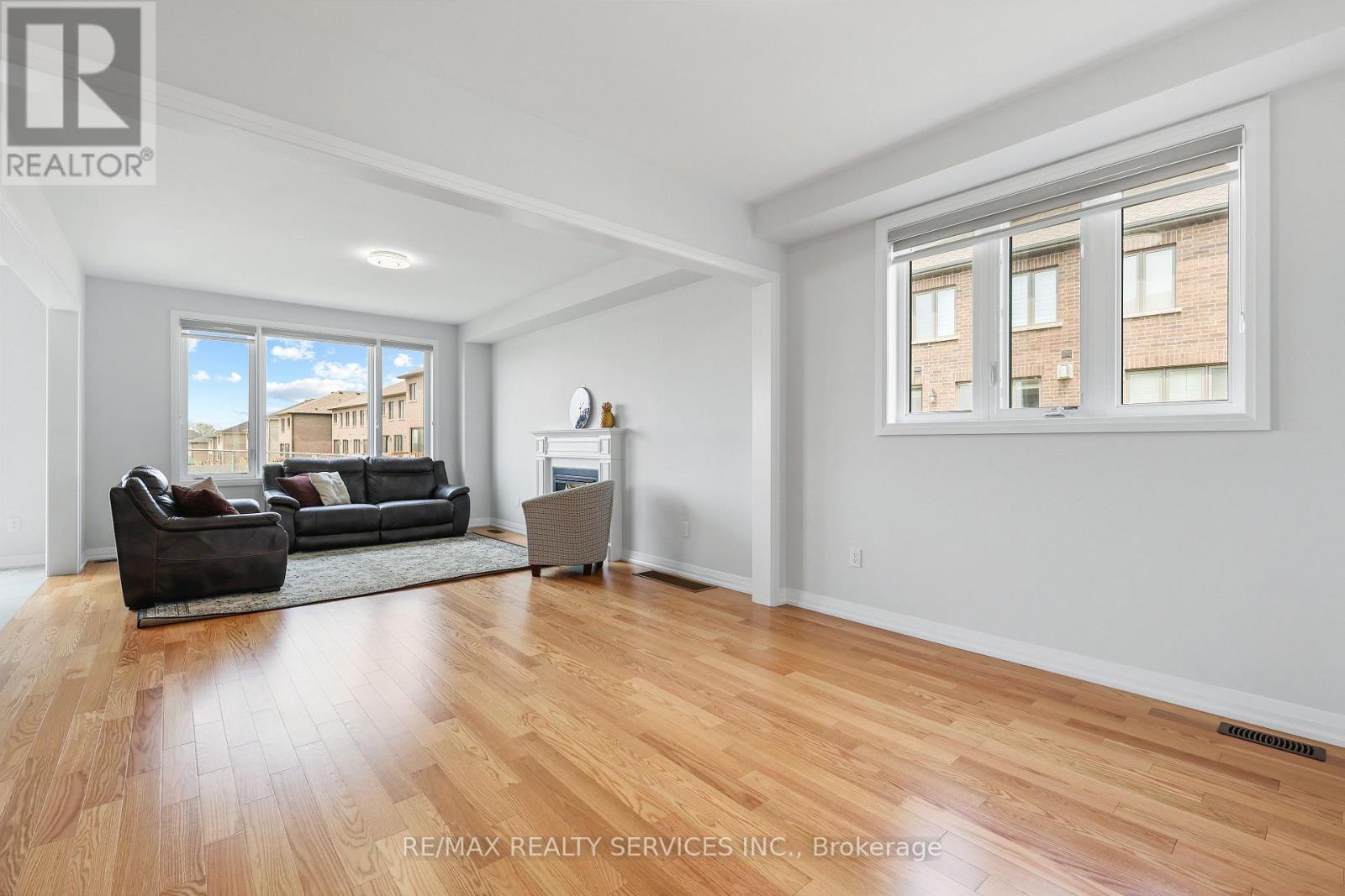 Photo 12 of 839 Sobeski Avenue, Woodstock ON
