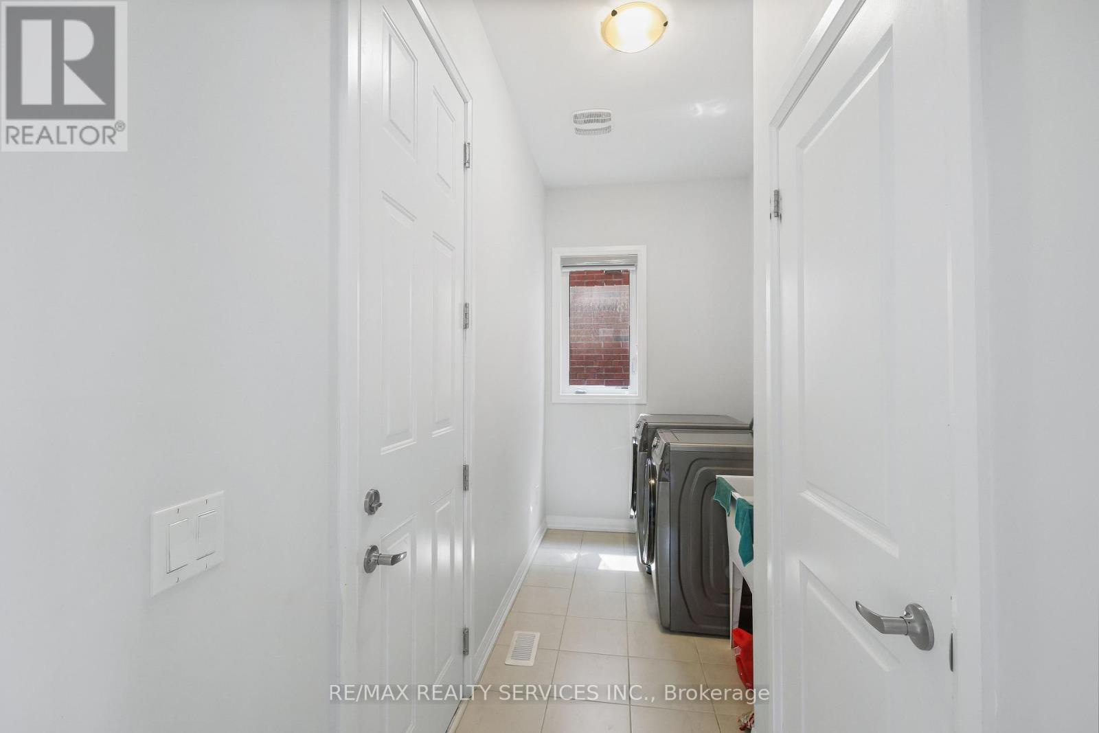 Photo 15 of 839 Sobeski Avenue, Woodstock ON