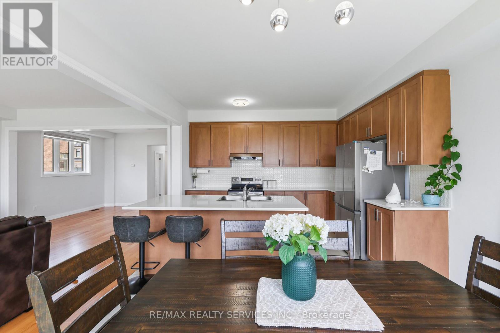Photo 18 of 839 Sobeski Avenue, Woodstock ON