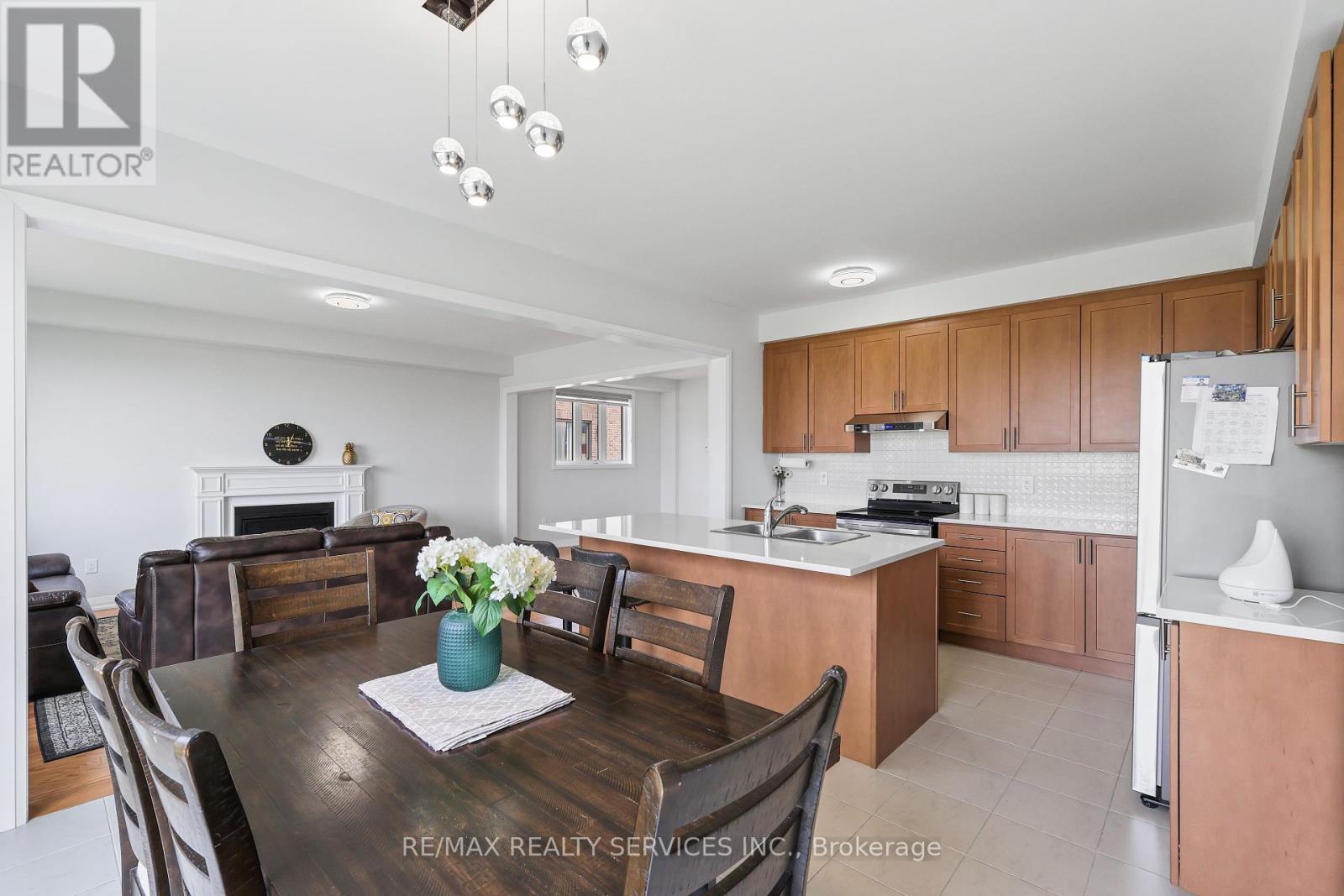 Photo 19 of 839 Sobeski Avenue, Woodstock ON