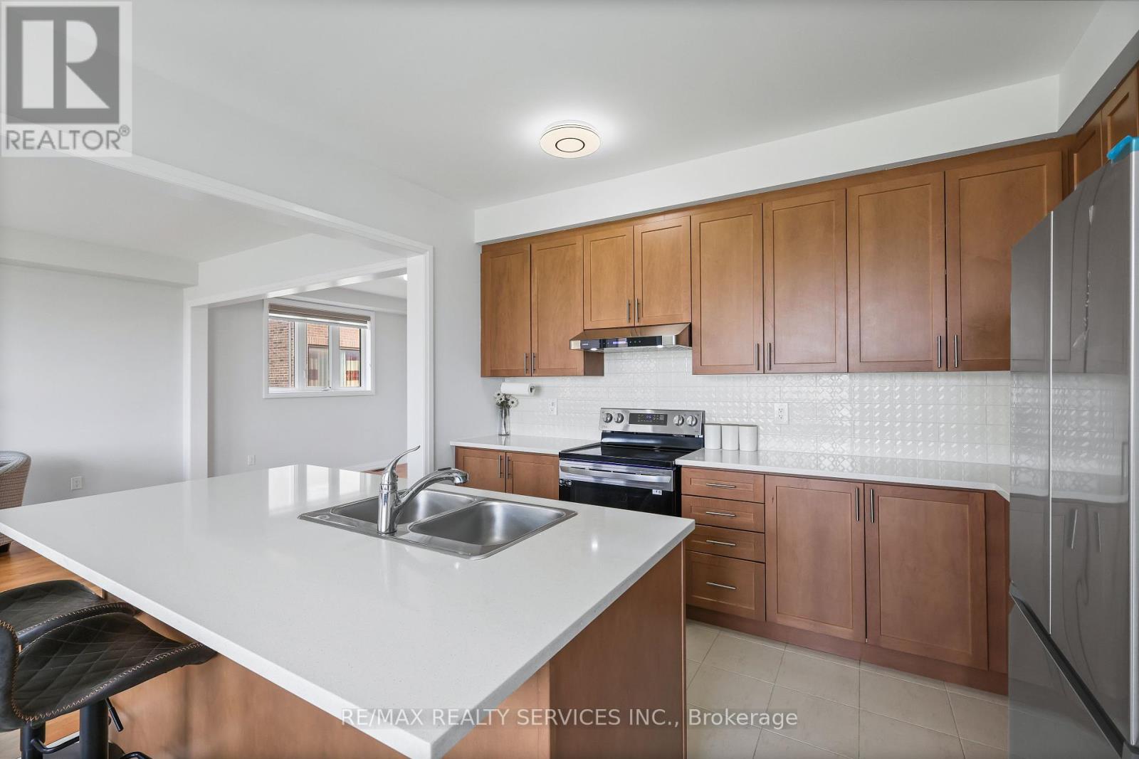 Photo 20 of 839 Sobeski Avenue, Woodstock ON