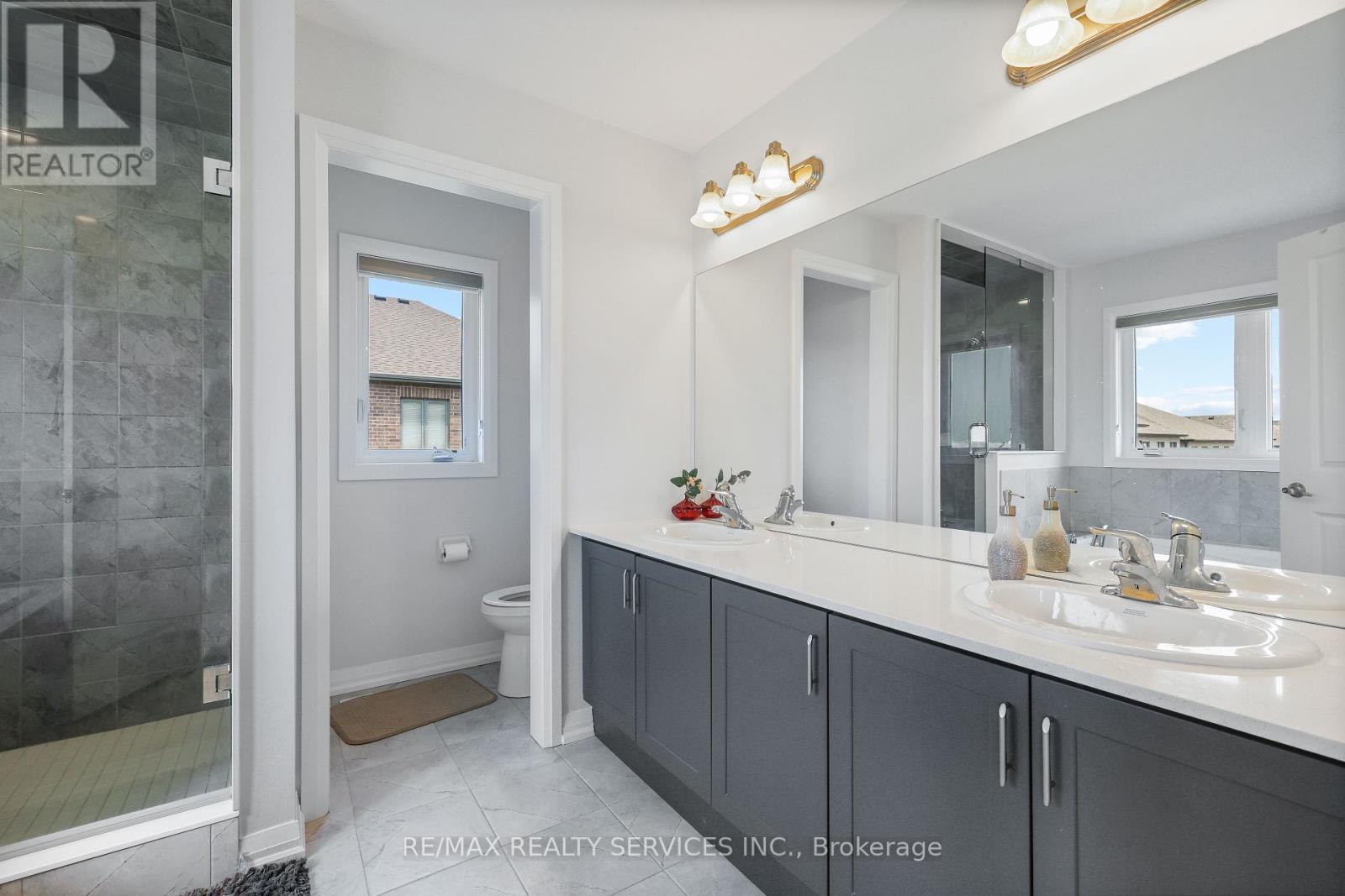 Photo 32 of 839 Sobeski Avenue, Woodstock ON
