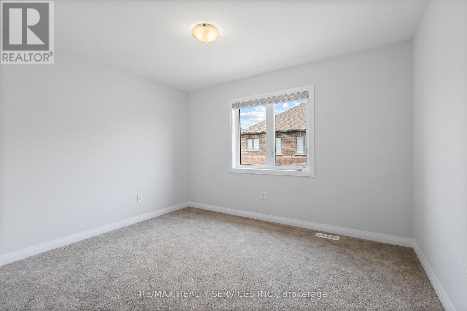 Photo 35 of 839 Sobeski Avenue, Woodstock ON